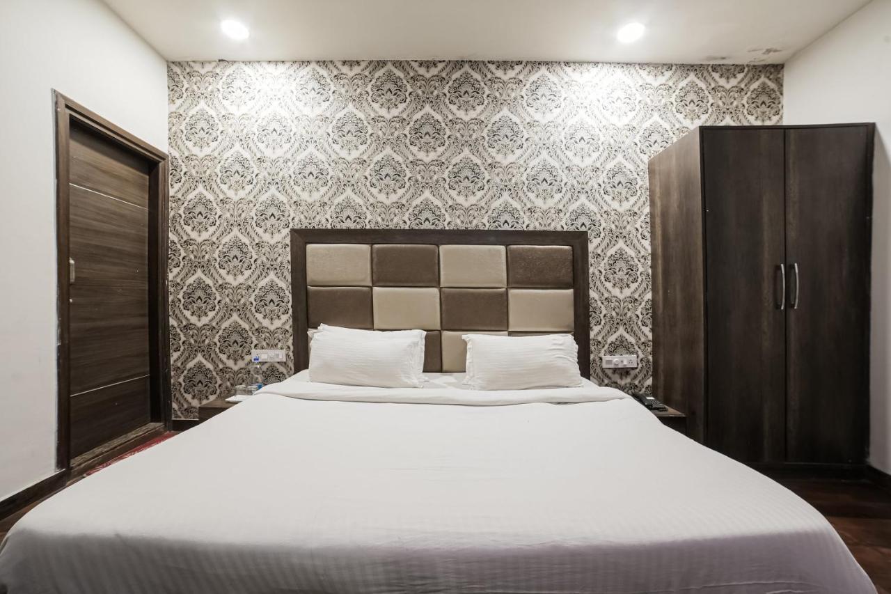 Townhouse Hollywood Heights Otel Amritsar Dış mekan fotoğraf