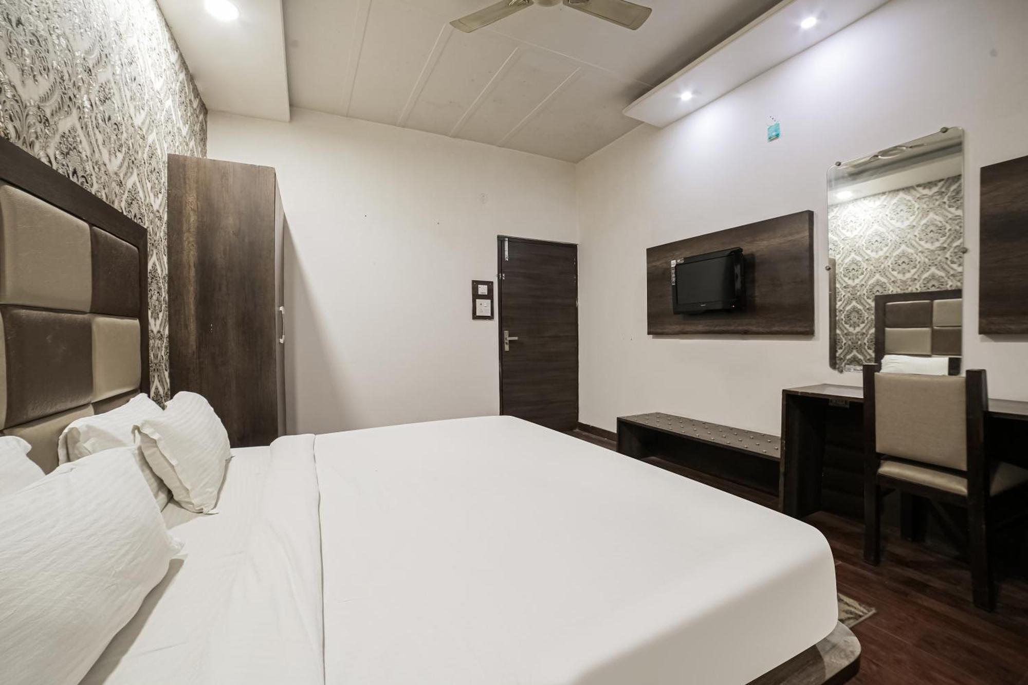Townhouse Hollywood Heights Otel Amritsar Dış mekan fotoğraf