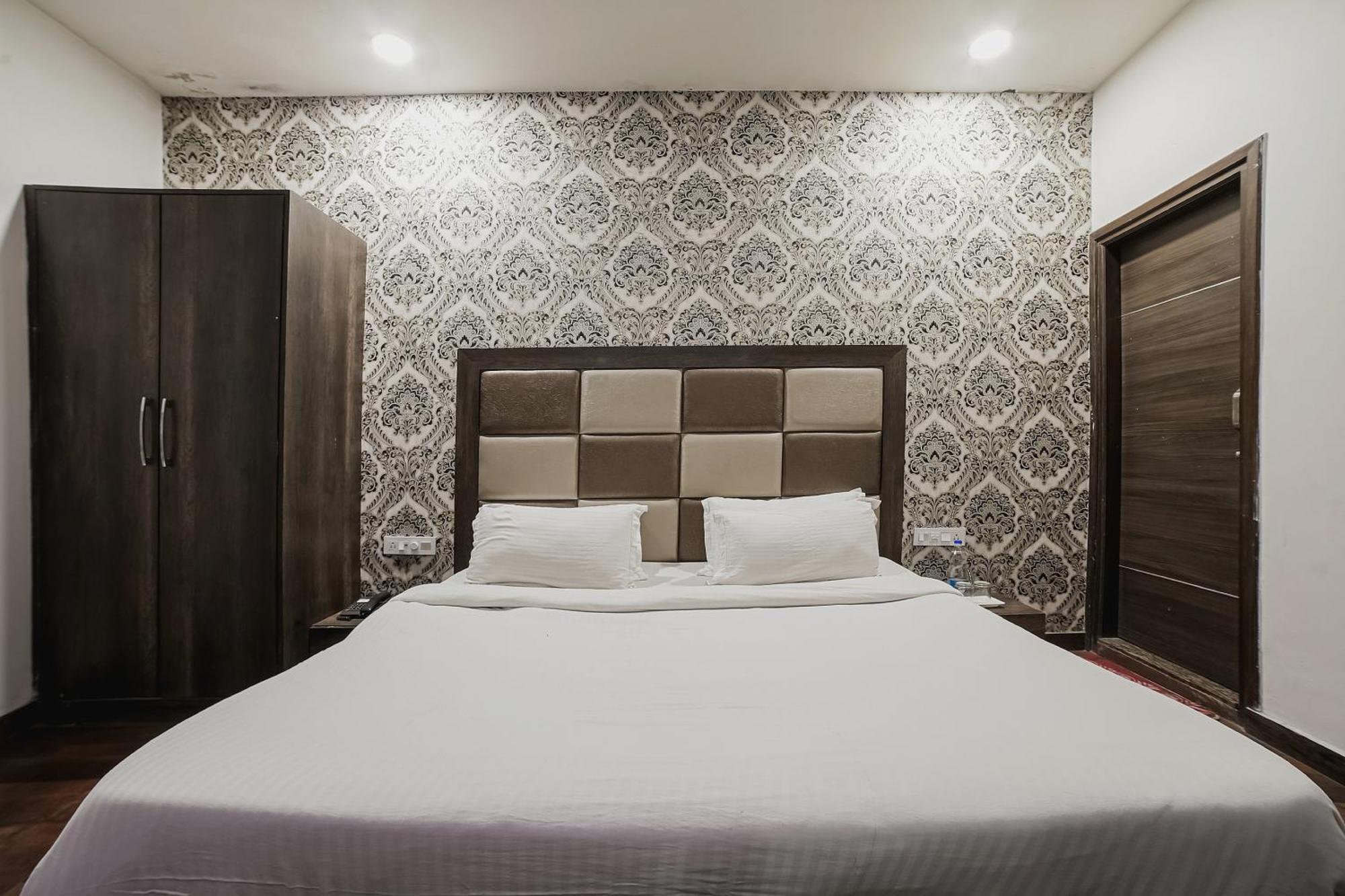 Townhouse Hollywood Heights Otel Amritsar Dış mekan fotoğraf